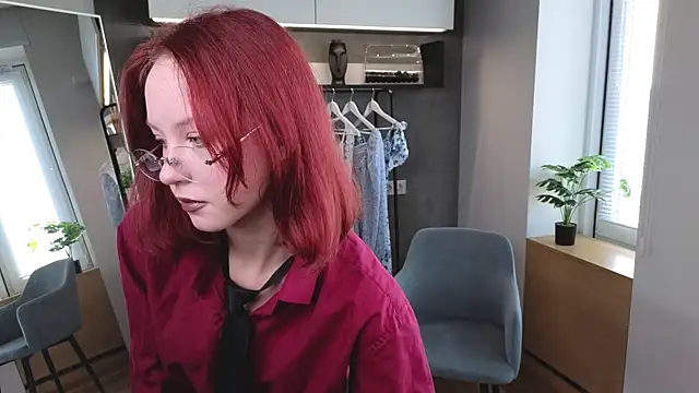 MaisieWillians online show from July 29, 4:32 am