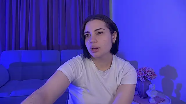 Snapshot of AdrianaToress chatting on May 8, 5:13 am AdrianaToress online show from May 8, 5:13 am