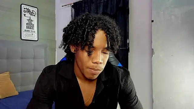 Snapshot of axel_silva4 chatting on April 18, 7:58 pm axel silva4 online show from April 18, 7:58 pm