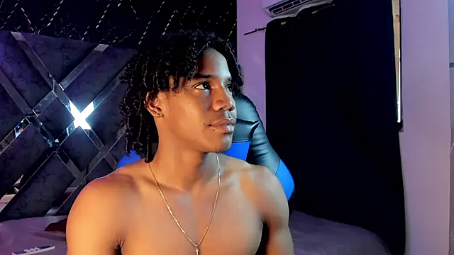 Snapshot of axel_silva4 chatting on April 30, 8:57 pm axel silva4 online show from April 30, 8:57 pm