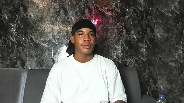 Snapshot of axel_silva4 chatting on May 12, 7:55 pm axel silva4 online show from May 12, 7:55 pm