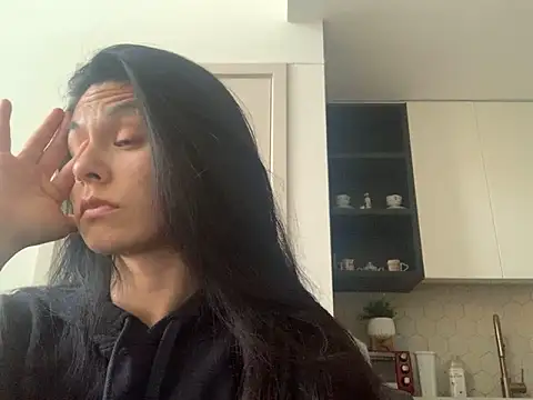 VixenBlade online show from May 13, 2:09 am
