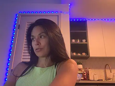VixenBlade online show from June 2, 3:08 am
