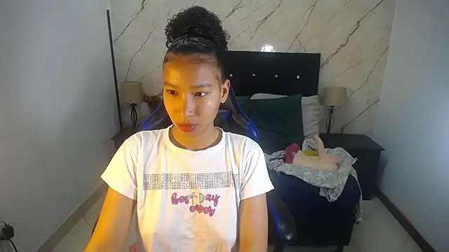 hasley cute online show from May 5, 7:22 pm