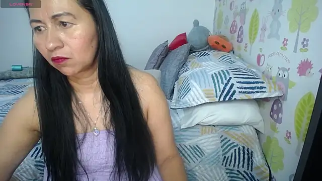 Snapshot of Tyna_b chatting on June 14, 3:03 pm Tyna b online show from June 14, 3:03 pm