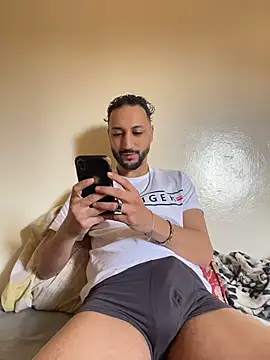 Snapshot of legende59 chatting on May 9, 12:10 pm legende59 online show from May 9, 12:10 pm