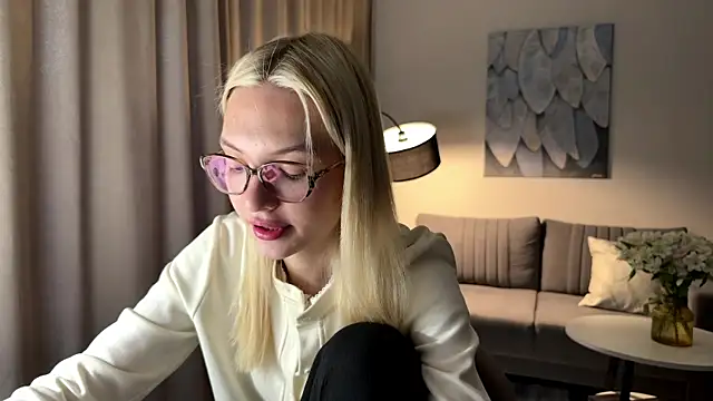 EvelineMolima online show from April 20, 5:16 pm