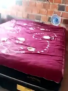 Snapshot of mariany___ chatting on April 9, 3:28 pm mariany online show from April 9, 3:28 pm