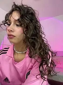 Dreanaa online show from May 15, 7:54 pm