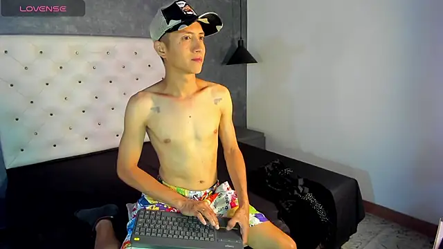 Jara Chick online show from April 13, 7:52 pm