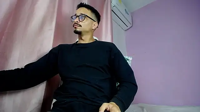 Snapshot of Amir_guy_ chatting on May 8, 1:05 pm Amir guy online show from May 8, 1:05 pm