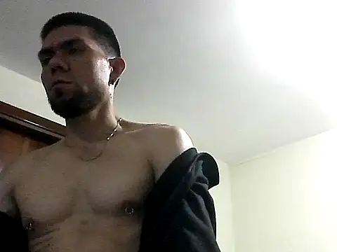 Snapshot of thomas2wood chatting on May 8, 1:55 am thomas2wood online show from May 8, 1:55 am