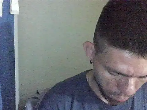 Snapshot of thomas2wood chatting on May 24, 2:38 am thomas2wood online show from May 24, 2:38 am