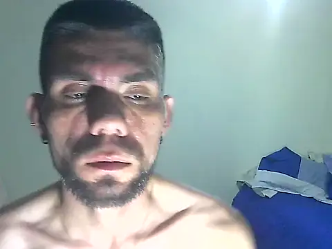 Snapshot of thomas2wood chatting on May 29, 12:19 am thomas2wood online show from May 29, 12:19 am