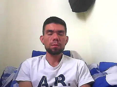 Snapshot of thomas2wood chatting on May 29, 5:11 pm thomas2wood online show from May 29, 5:11 pm