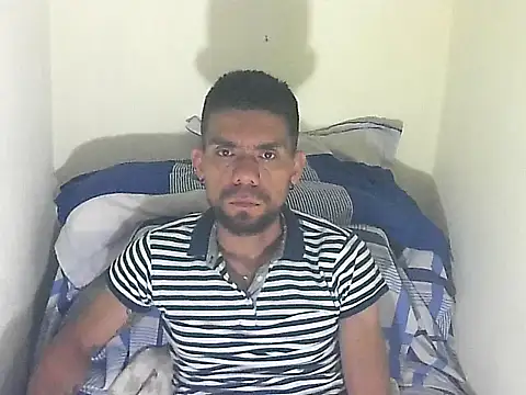 Snapshot of thomas2wood chatting on June 1, 12:34 am thomas2wood online show from June 1, 12:34 am