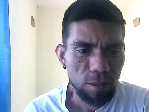 Snapshot of thomas2wood chatting on June 3, 4:23 pm thomas2wood online show from June 3, 4:23 pm