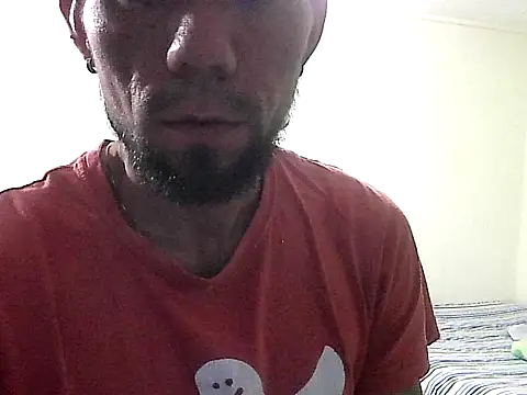 Snapshot of thomas2wood chatting on June 5, 11:10 pm thomas2wood online show from June 5, 11:10 pm