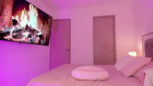 im amberr online show from April 11, 12:04 am