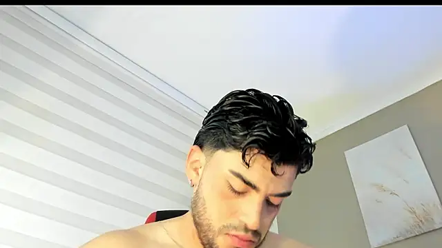 Snapshot of Alexander_Diazz chatting on April 10, 1:16 pm Alexander Diazz online show from April 10, 1:16 pm