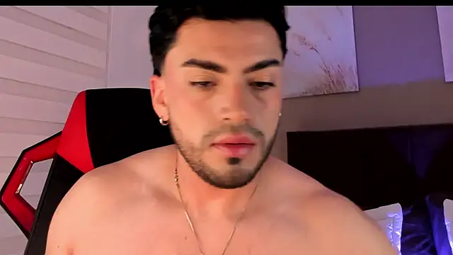 Snapshot of Alexander_Diazz chatting on April 13, 11:59 am Alexander Diazz online show from April 13, 11:59 am