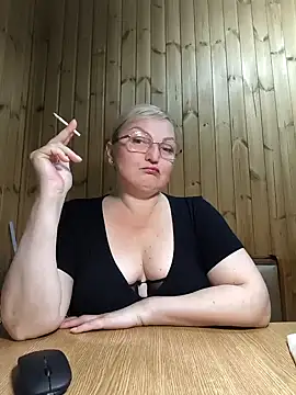 Snapshot of White-Chocolatte chatting on April 20, 4:54 pm White-Chocolatte online show from April 20, 4:54 pm