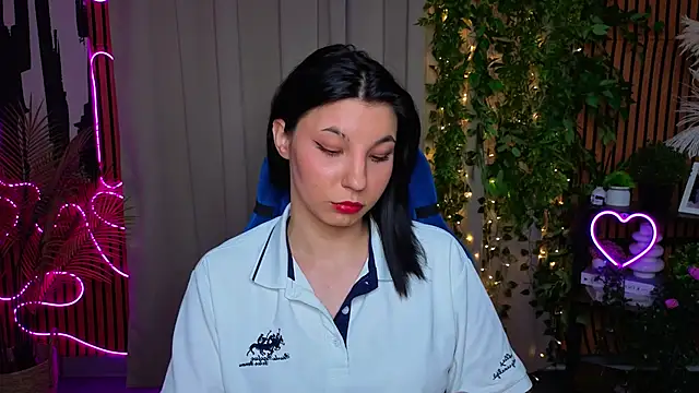 Snapshot of SharonBrowns chatting on April 16, 4:52 pm SharonBrowns online show from April 16, 4:52 pm