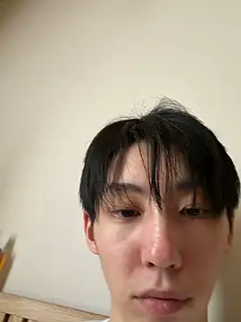 Snapshot of akty233 chatting on April 9, 5:29 am akty233 online show from April 9, 5:29 am