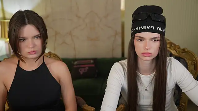 AriaAstra online show from April 25, 2:25 pm