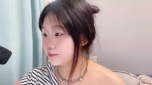 Snapshot of Lilababy00 chatting on April 17, 2:03 am Lilababy00 online show from April 17, 2:03 am