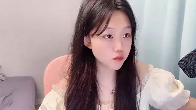 Snapshot of Lilababy00 chatting on May 5, 2:03 pm Lilababy00 online show from May 5, 2:03 pm