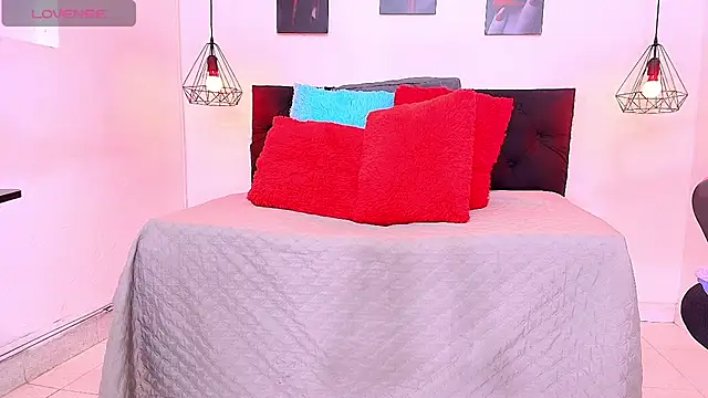 Snapshot of hilary_banks1 chatting on July 11, 4:48 am hilary banks1 online show from July 11, 4:48 am