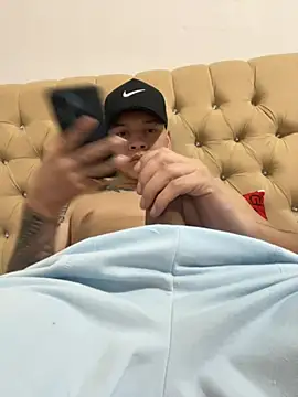  AlexXx23  online show from May 5, 7:49 am