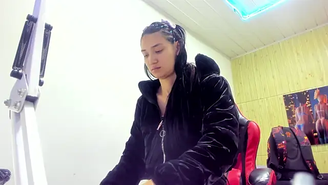 Noah carter16 online show from May 7, 12:43 pm