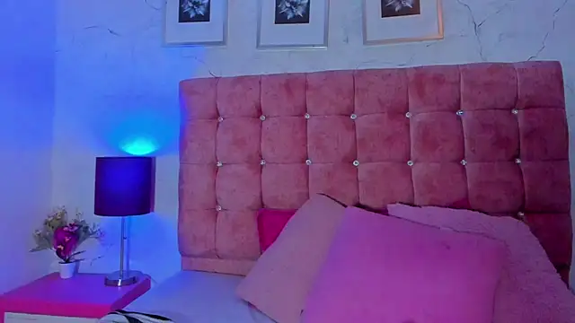 Snapshot of Celeste_Rivera chatting on May 26, 6:48 pm Celeste Rivera online show from May 26, 6:48 pm