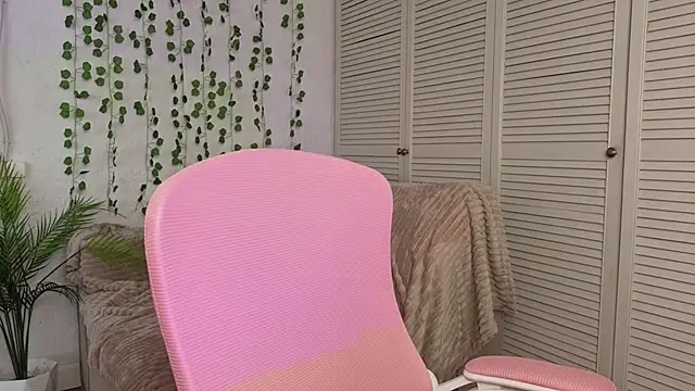 vielleee online show from May 15, 2:07 am