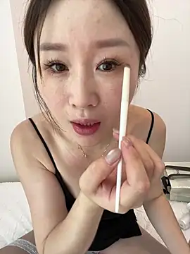 qin205205 online show from June 20, 11:51 pm