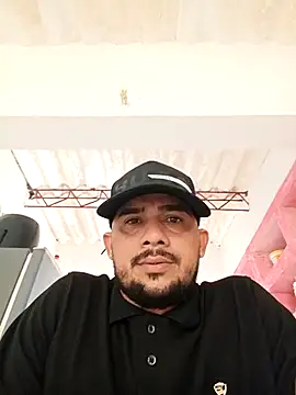 Snapshot of franDuxxx chatting on April 7, 6:52 pm franDuxxx online show from April 7, 6:52 pm