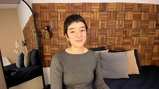 Snapshot of Atheena__ chatting on June 8, 1:44 pm Atheena online show from June 8, 1:44 pm