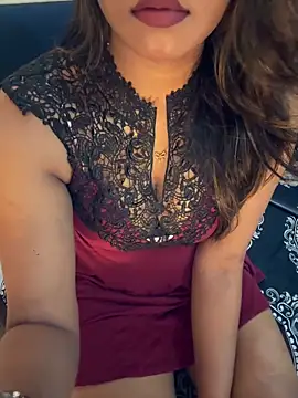 Snapshot of sexy-sukritii chatting on June 5, 1:39 pm sexy-sukritii online show from June 5, 1:39 pm