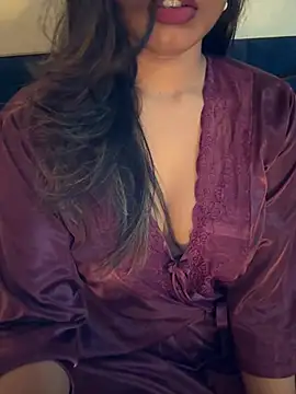 Snapshot of sexy-sukritii chatting on July 20, 2:59 am sexy-sukritii online show from July 20, 2:59 am