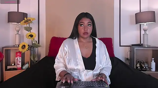 NatashaLuxy online show from June 24, 7:02 pm