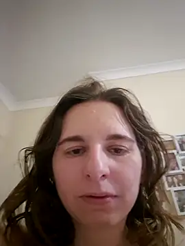 jade Montoe online show from May 4, 11:45 pm