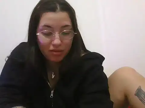 Snapshot of cherryxxox chatting on April 17, 1:52 am cherryxxox online show from April 17, 1:52 am