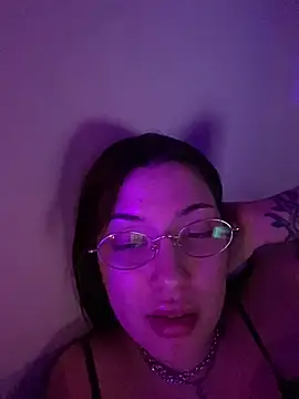 Snapshot of cherryxxox chatting on April 18, 4:05 am cherryxxox online show from April 18, 4:05 am