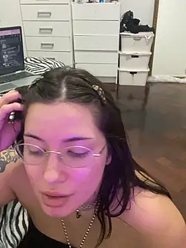 Snapshot of cherryxxox chatting on April 21, 2:51 am cherryxxox online show from April 21, 2:51 am