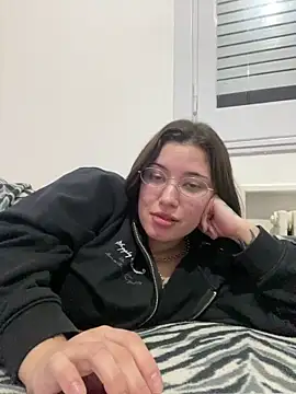 Snapshot of cherryxxox chatting on April 26, 1:03 am cherryxxox online show from April 26, 1:03 am