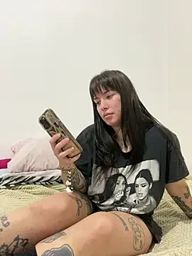 Snapshot of cherryxxox chatting on May 12, 12:19 am cherryxxox online show from May 12, 12:19 am