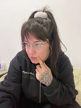 Snapshot of cherryxxox chatting on May 14, 4:19 am cherryxxox online show from May 14, 4:19 am