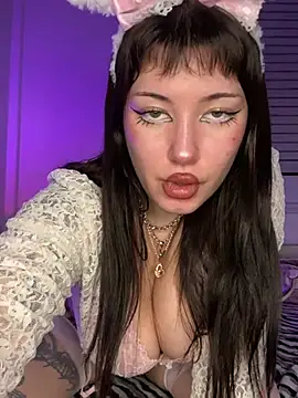 Snapshot of cherryxxox chatting on July 7, 1:41 am cherryxxox online show from July 7, 1:41 am